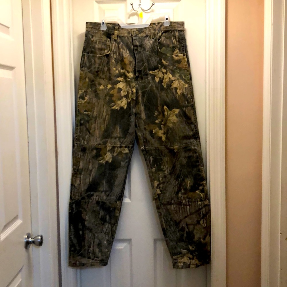 Men’s Camouflaged Wrangler Jeans